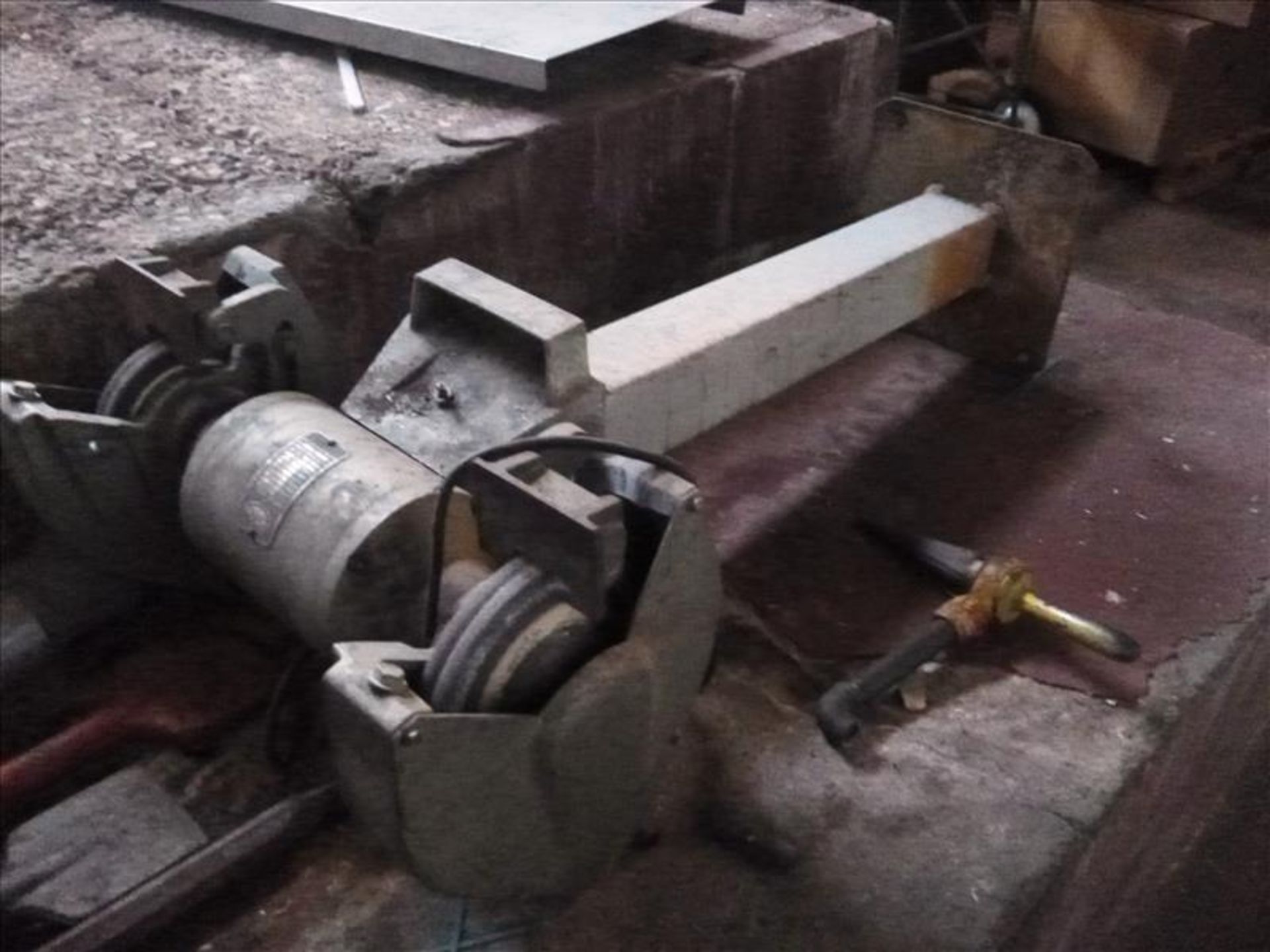 bench grinder Souix mod. 20910 (located at 321 Courtland Ave E Kitchener ON Canada)