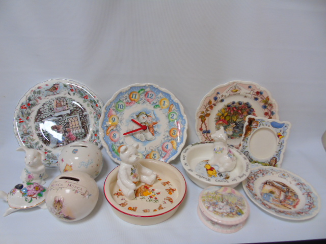 Assorted china items to include Royal Doulton "Brambly Hedge" Aynsley animal figure and others