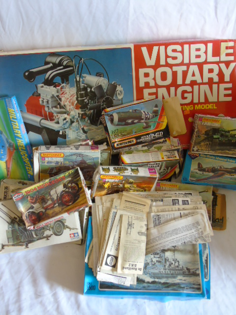 Qty of model kits including an engine - Image 2 of 2