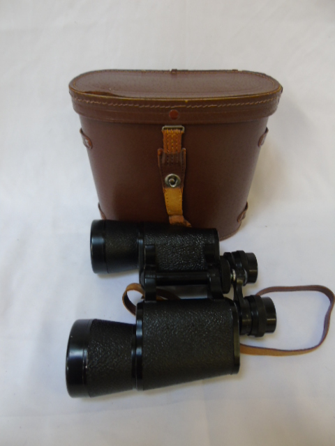 Cased pair of Chicago binoculars 20x50