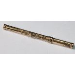 Victorian engraved gold combination pen, pencil and toothpick. Condition Report Very good oval in