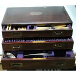 Three-drawer canteen with EP part service and cutlery.