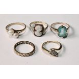 Diamond three-stone ring, '18ct plat', and four others, 9ct.   (5)