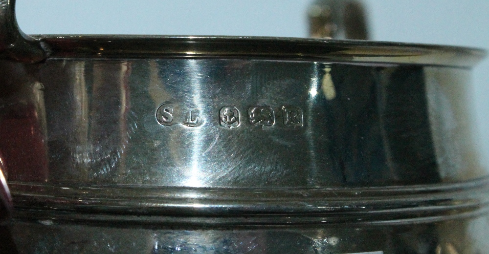 Silver cream jug and sugar bowl of almost globular shape, Birmingham 1941, 8½oz. - Image 3 of 3