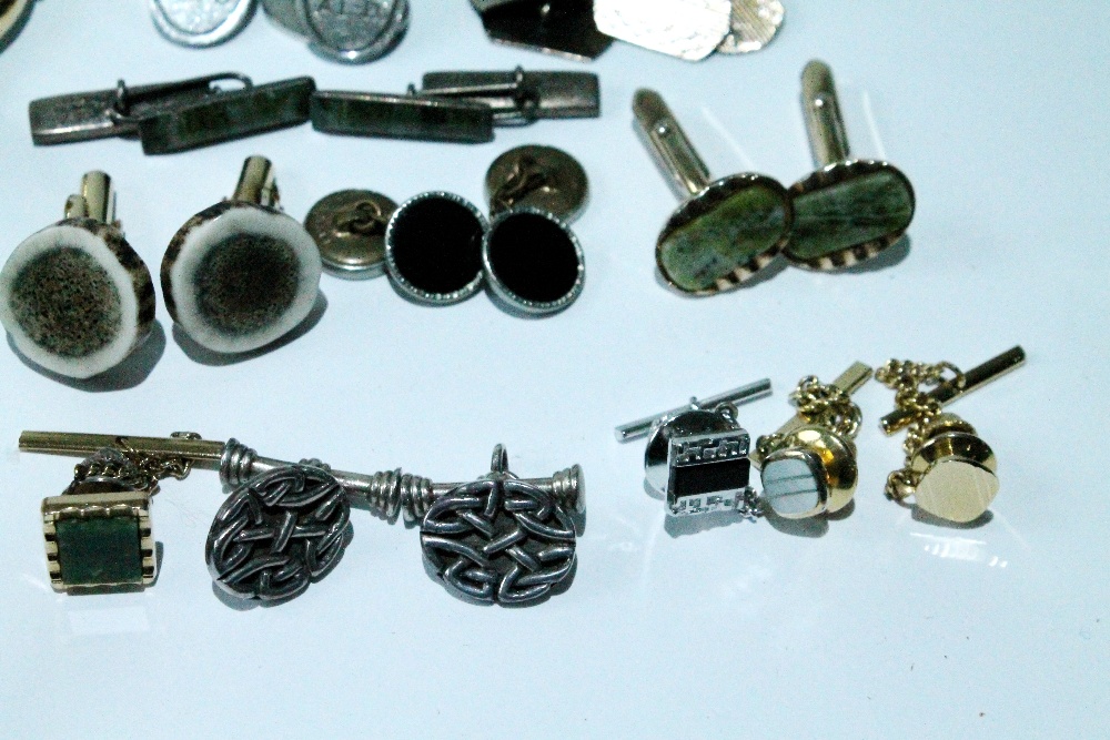 Gent's Tudor wristwatch, four others and various cufflinks, some silver. Condition Report Tudor - Image 7 of 7