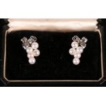 Attractive pair of pearl earrings