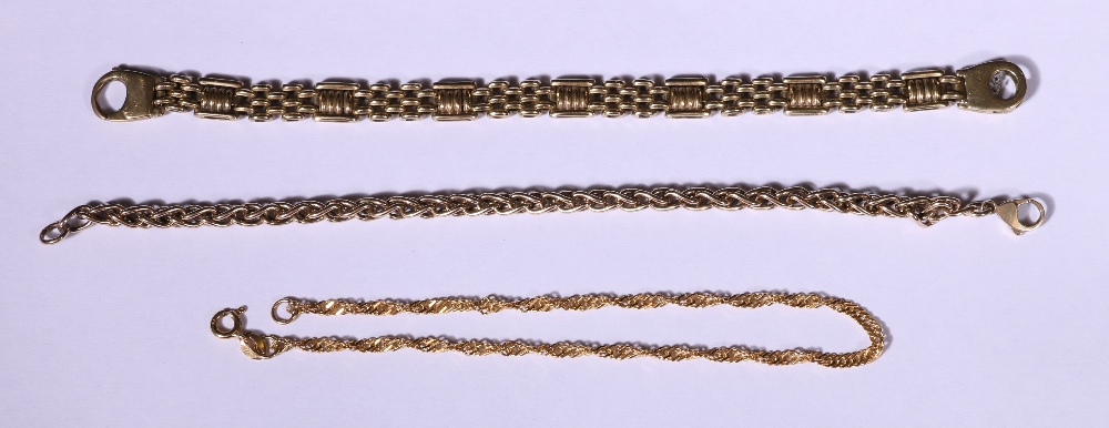 9ct gold curblink bracelet, 13g, 20cm long together with a fine 9ct carat gold curblink necklace,