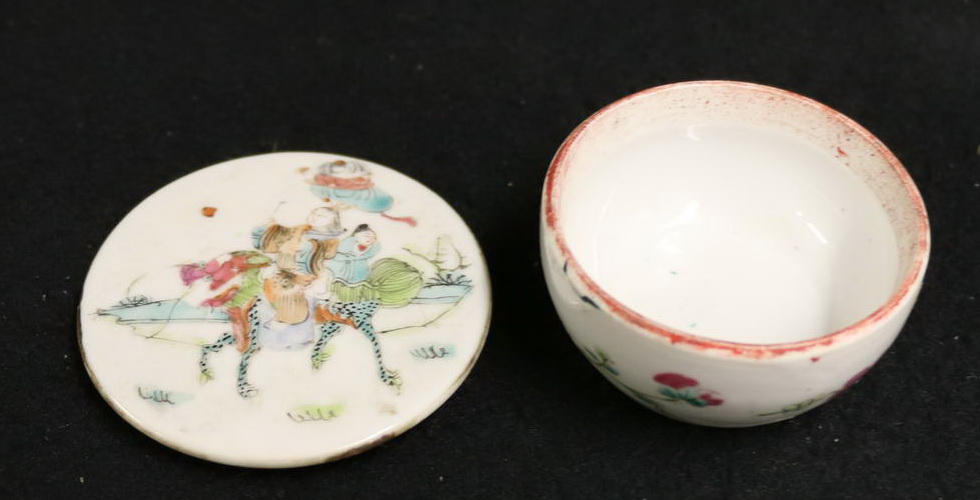 19th century Chinese Canton famille rose miniature pot and cover, - Image 3 of 3