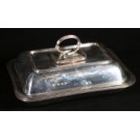 Rectangular silver entree dish and cover with handle, 28cm. London 1929. Approx 48g CONDITION