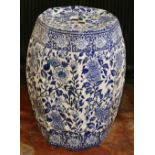 20th century blue and white porcelain garden seat in the Chinese style, rebuilt,