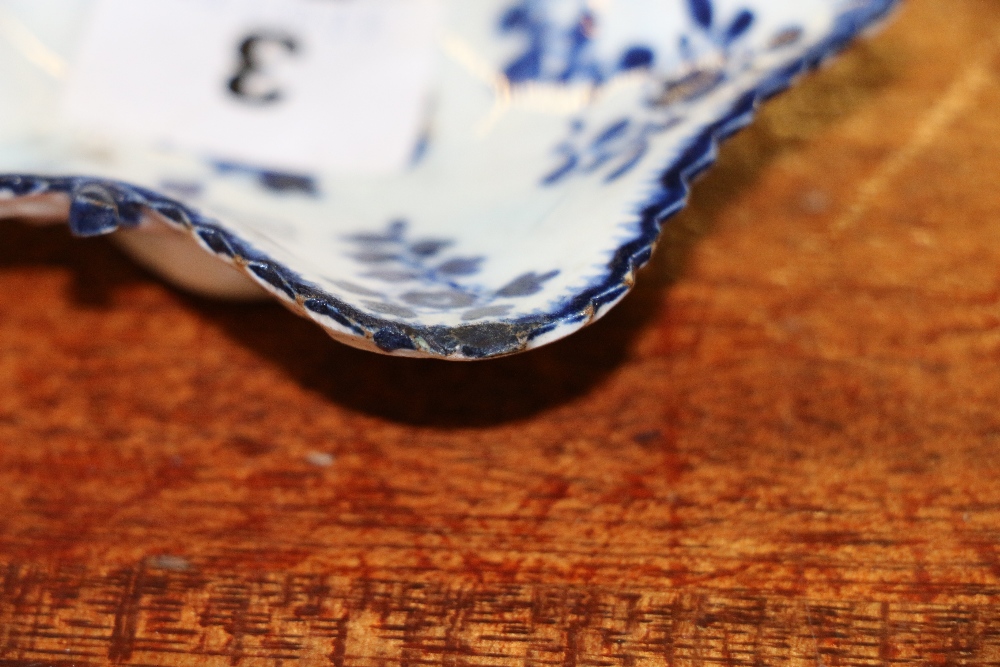 18th century blue and white pickle dish with floral decoration probably Bow CONDITION REPORT: - Image 2 of 4