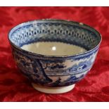 18th or 19th century English bowl decorated with a hunter and hounds,