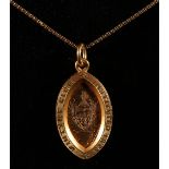 15ct gold Kintyre Club pendant on a 9ct gold chain,