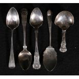 George IV silver Kings pattern caddy spoon, a preserve spoon and three silver teaspoons, 73g gross.