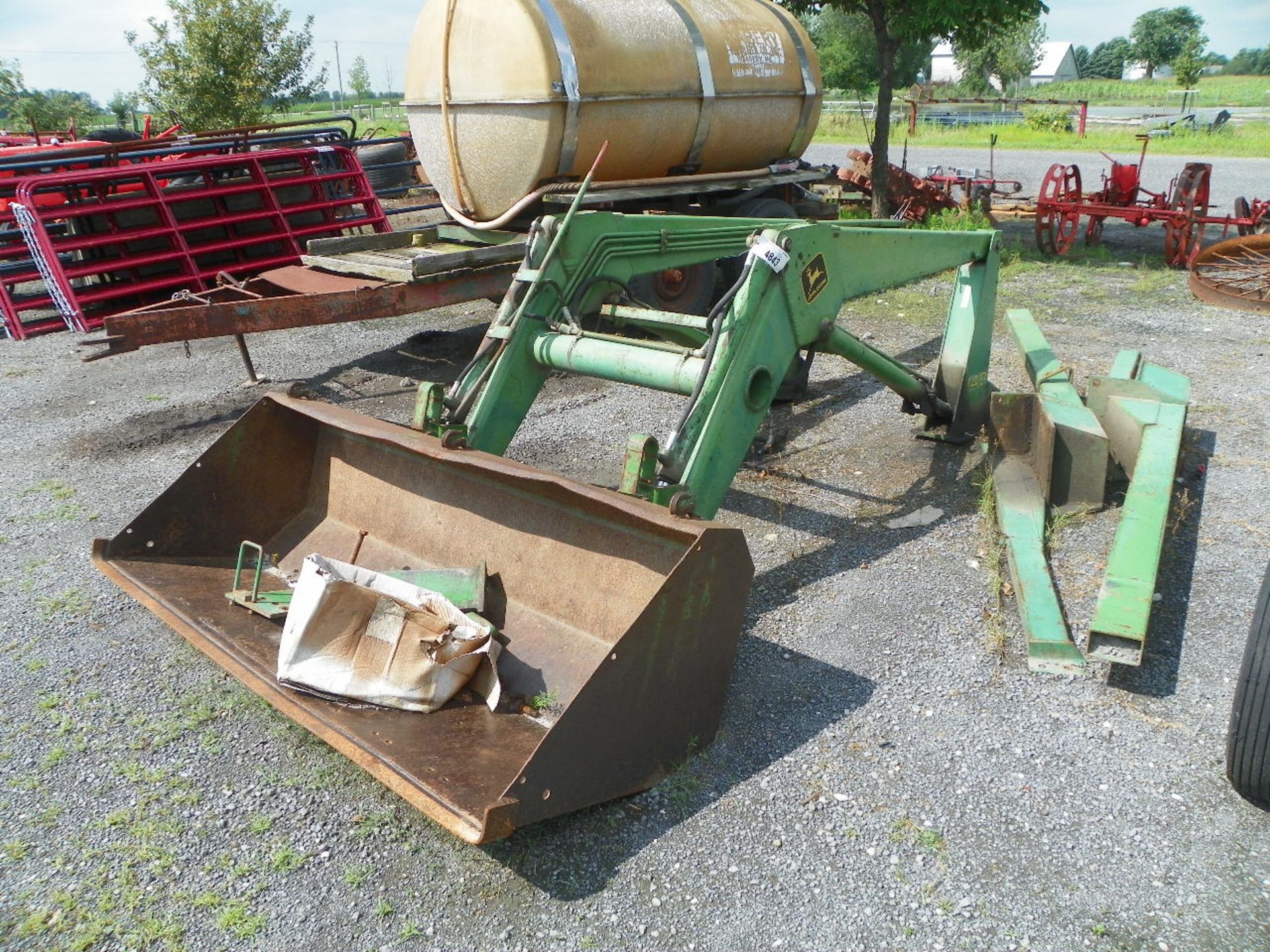 John Deere 148 Loader