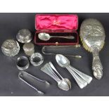 A set of six Edwardian silver Old English Pattern tea spoons, London,