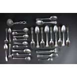 A set of six silver Kings pattern teaspoons William Eley, London 1828,