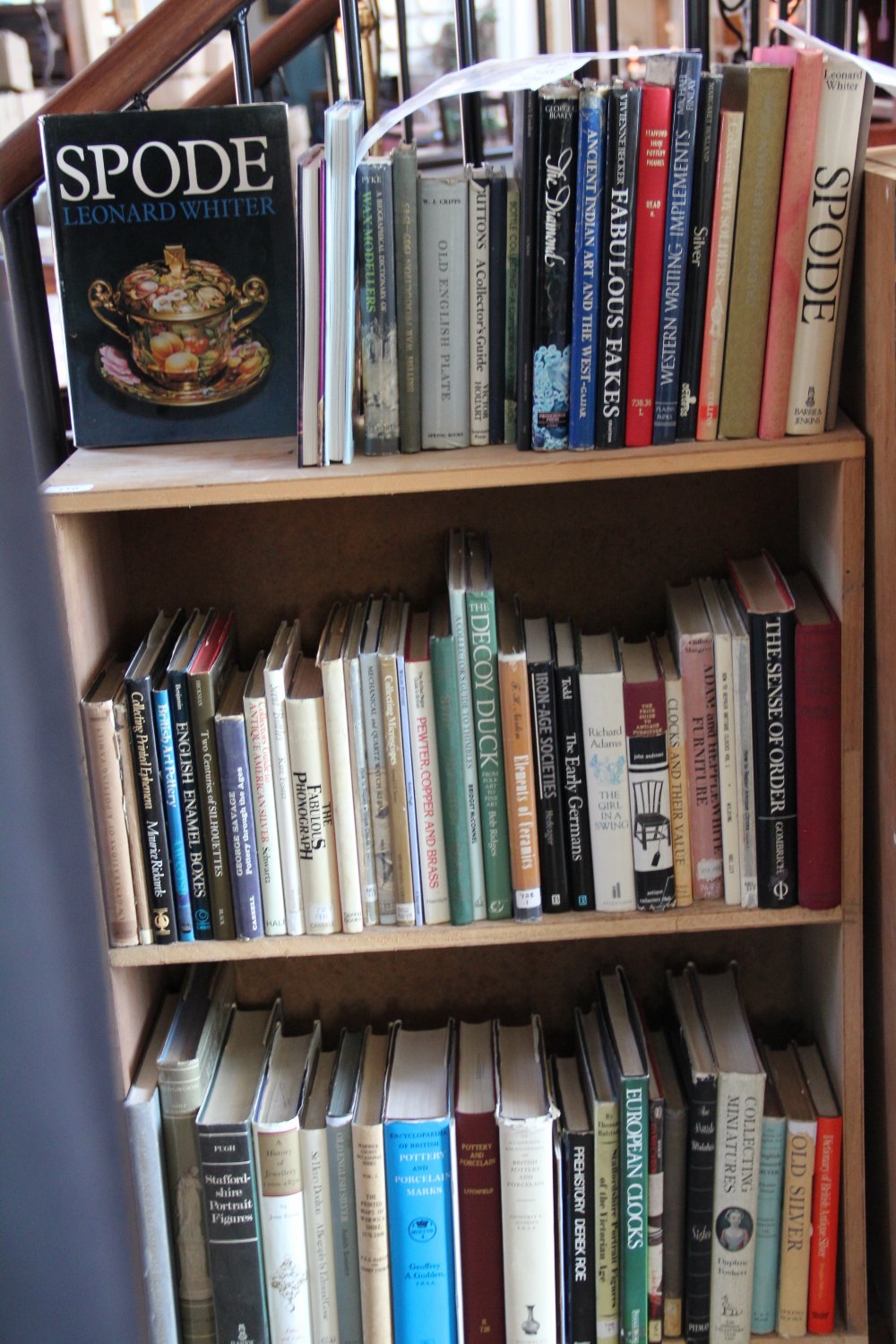 A collection of antiques and history reference books, to include porcelain and ceramics, furniture, - Image 2 of 2