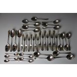 A suite of rat tail pattern silver flatware, William Hutton & Sons, Sheffield 1965/66,