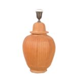 ABAT-JOUR in terracotta. XX secolo Misure: h cm 45,5