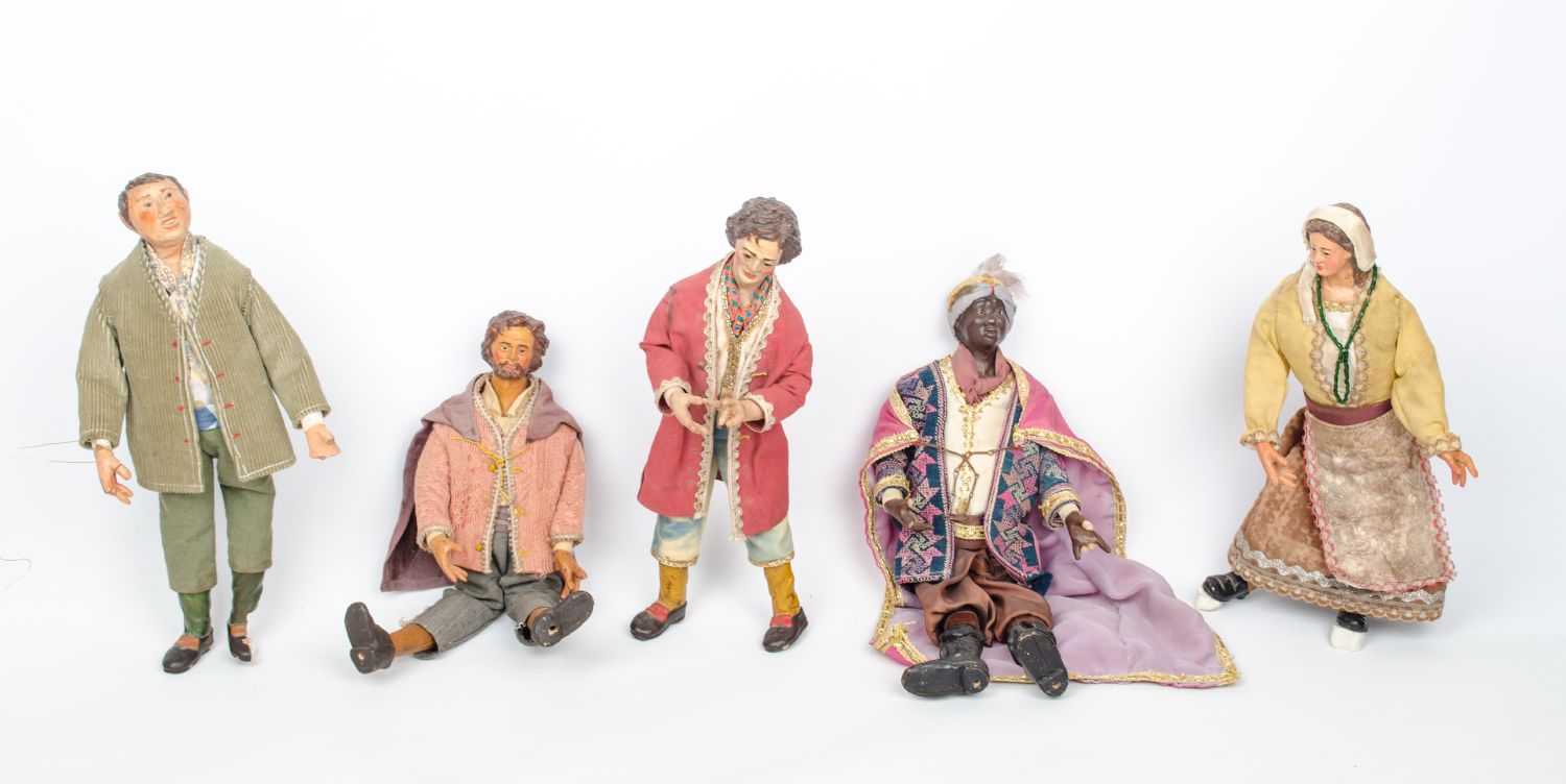 COLLEZIONE composta da 5 PASTORI da presepe in terracotta (rotture). Napoli primi '900 Misure: