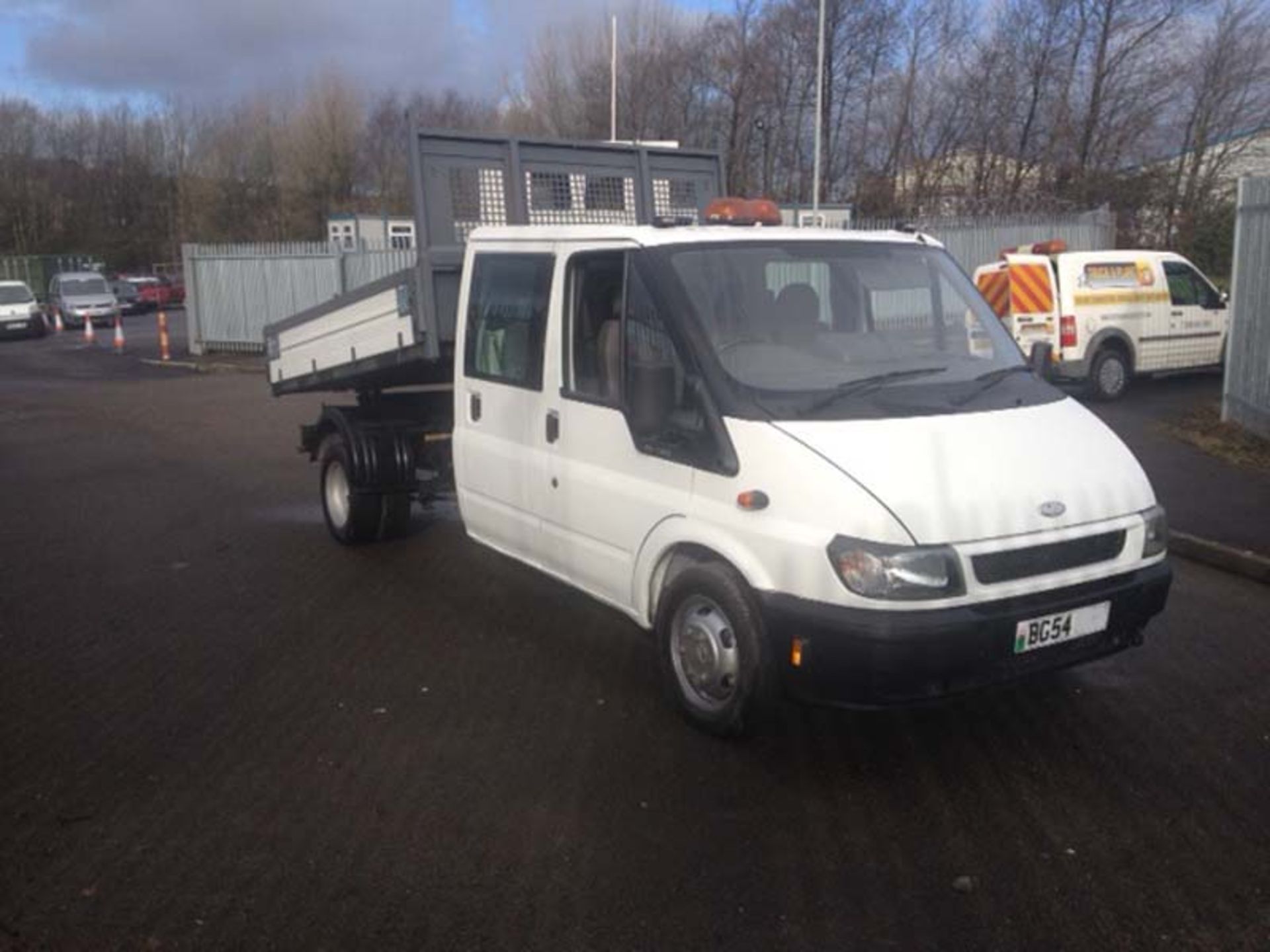 FORD TRANSIT CREWCAB TIPPER