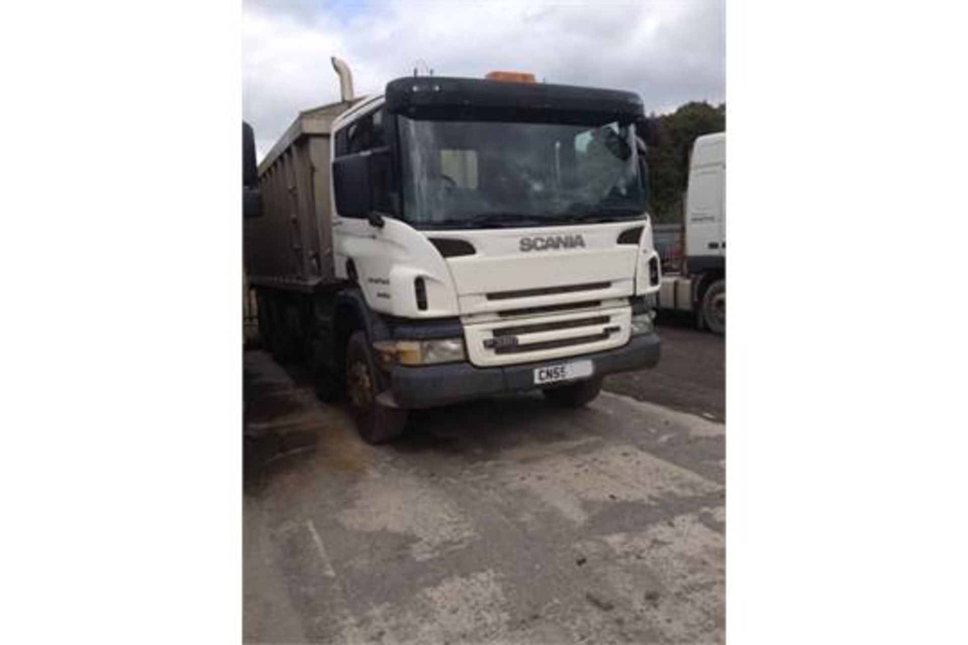 SCANIA P380 EIGHT WHEEL TIPPER