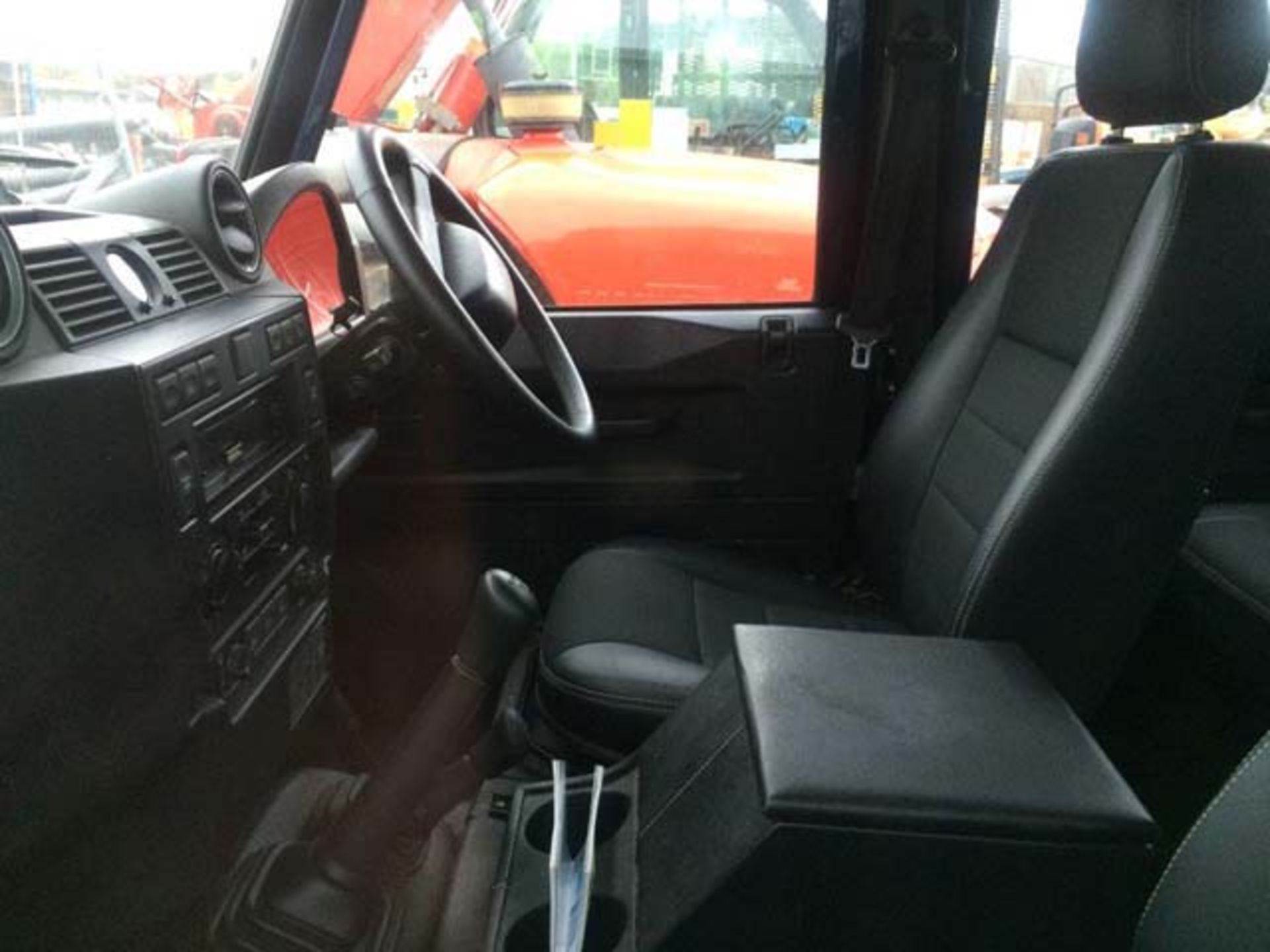 2013 LAND ROVER DEFENDER 110 XS TDCi,  2198CC, DIRECT FROM NATIONAL COMPANY - Image 5 of 11