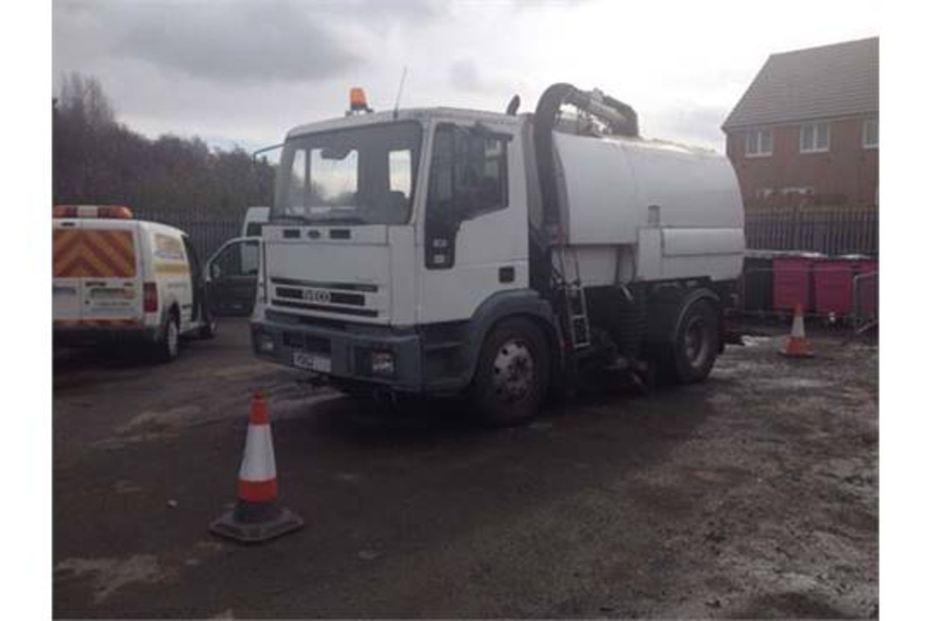 IVECO ML130E18 CHASSIS JOHNSON SWEEPER VT600 BODY - Image 4 of 23