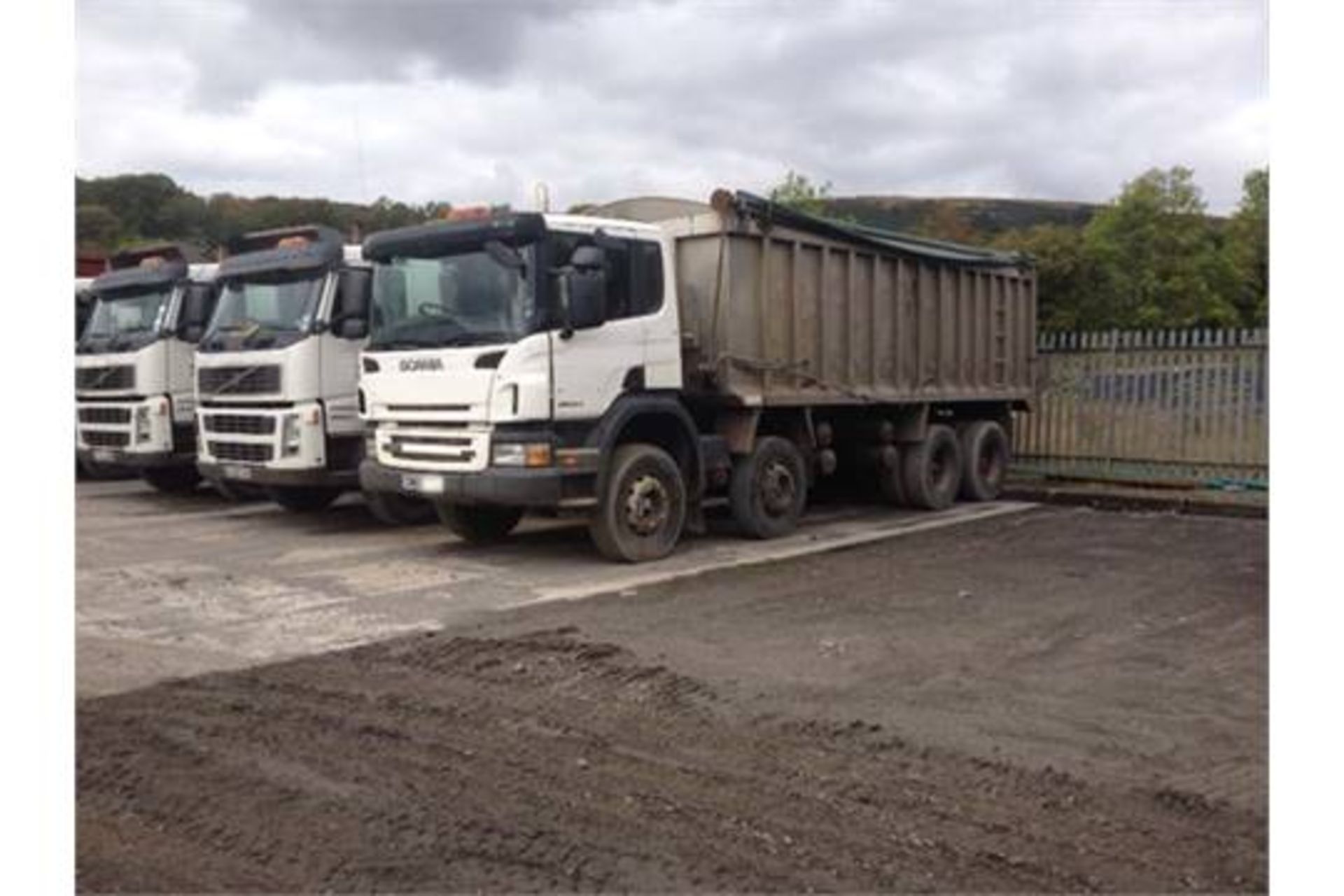 SCANIA P380 EIGHT WHEEL TIPPER - Image 6 of 14