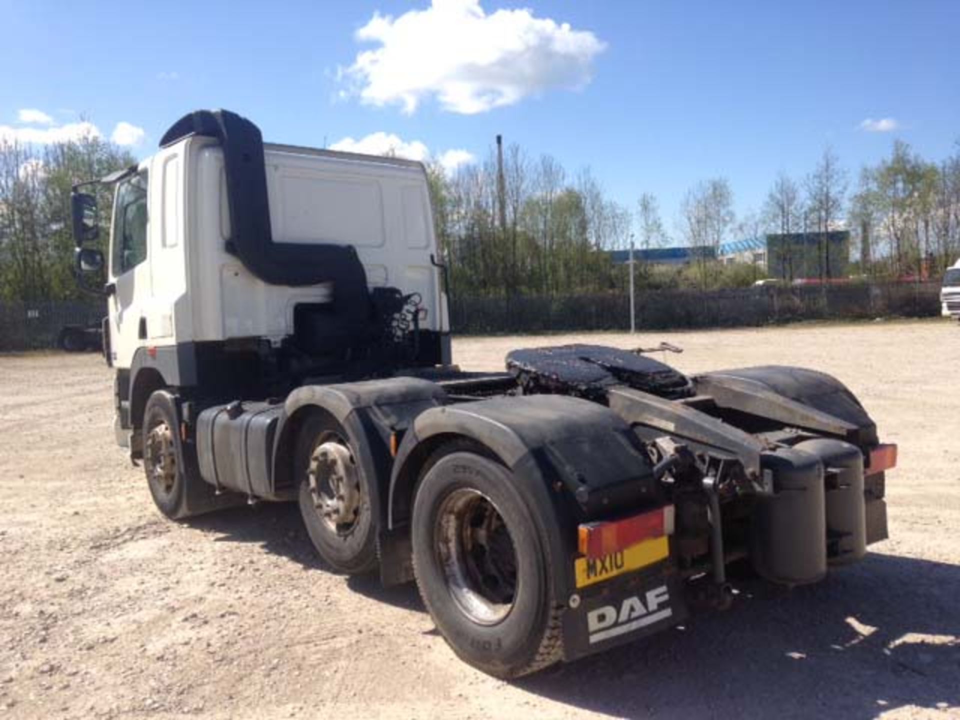 2010 DAF 85.410 6X2 TRACTOR UNIT, *CHOICE* - Image 15 of 17