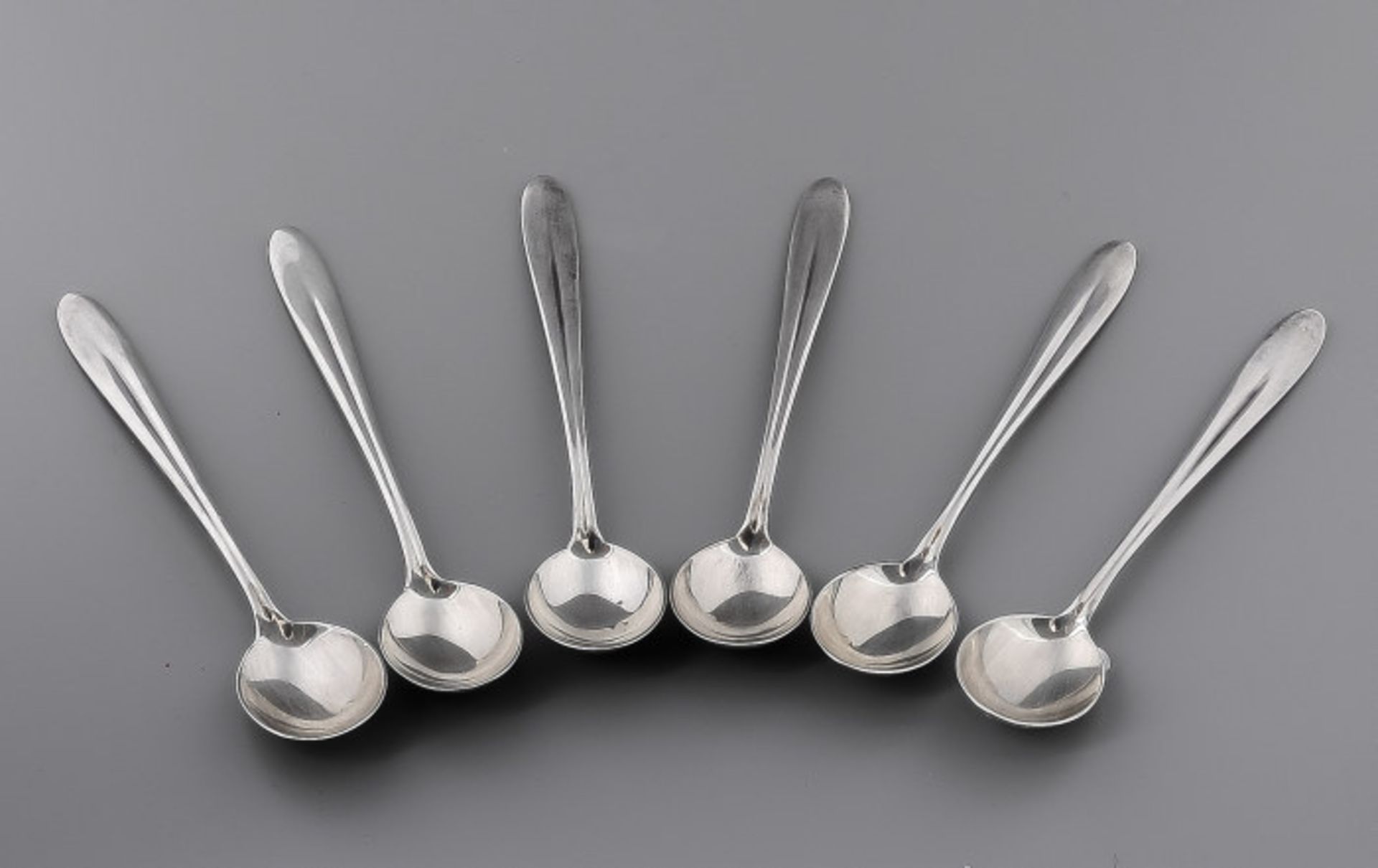 Six sleek silver teaspoons with concave line in the middle of the stem, MT: Gerritsen van Kempen
