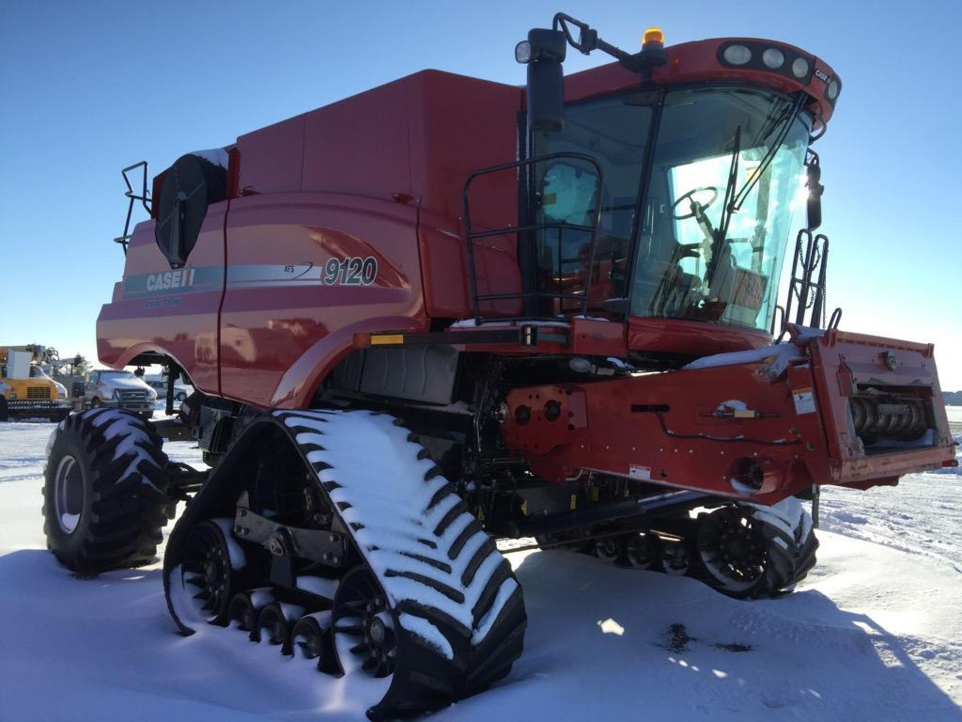 Lot 16 - 2009 Case IH 9120 Combine, auto steer, gps monitor , 36" factory tracks , 1200 sep hours,