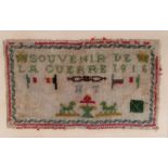 H.T « Souvenir de la Guerre » 1916 Abécédaire sur grille brodé d’animaux, vases et drapeaux (