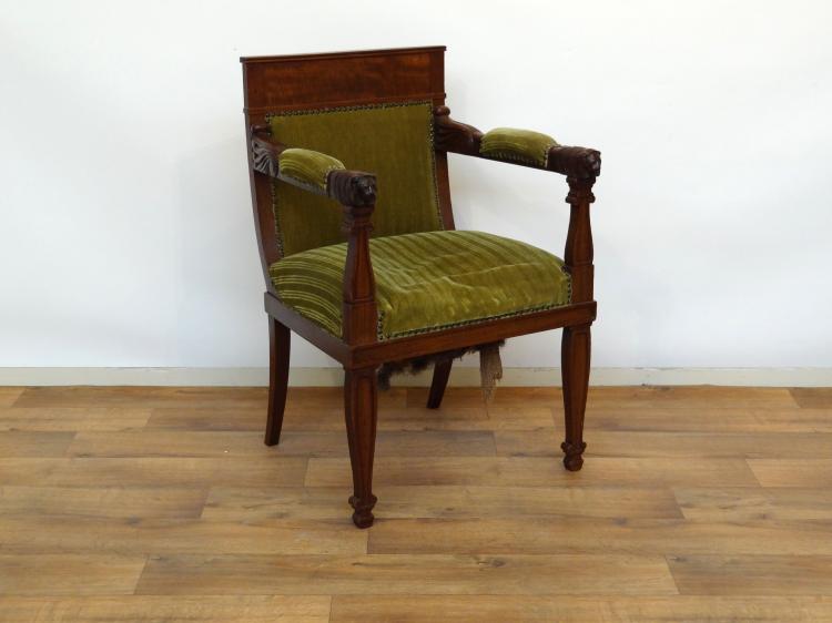 empire stoel, mogelijk Eeltjes
mahonie empire armfauteuil met rechte rug, versierd met gestoken