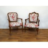 2 armfauteuils
2 beuken armfauteuils bekleed met gebloemde stof, Louis XV-stijl