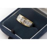 ring met princes diamant
18 krt. geel- en witgouden ring bezet met 1 briljant geslepen diamant van