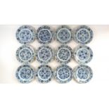serie van 12 Chinees porseleinen borden
serie van 12 blauw/wit Chinees porseleinen borden met