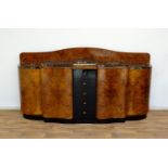 Art Deco buffet
Fraai Frans noten art deco buffet met marmeren bovenblad, gewelfd front waarin 2