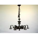 bronzen hanglamp
bronzen 6-lichts kroonlamp met gebogen armen en geslepen glazen bollen, ca. 1900,