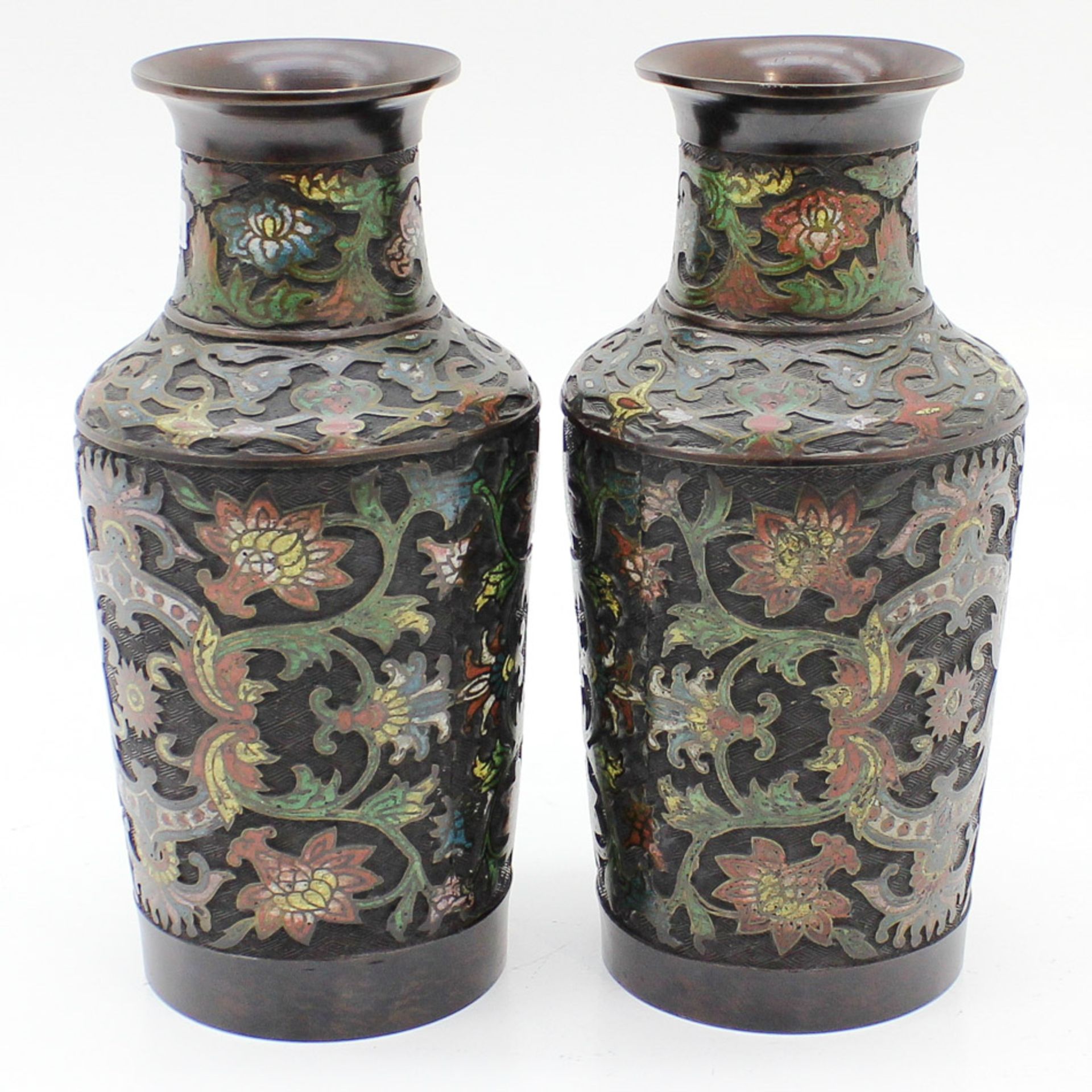 Pair of Chinese CloisonnÈ Vases 35 x 17 x 17 cm. - Bild 2 aus 6