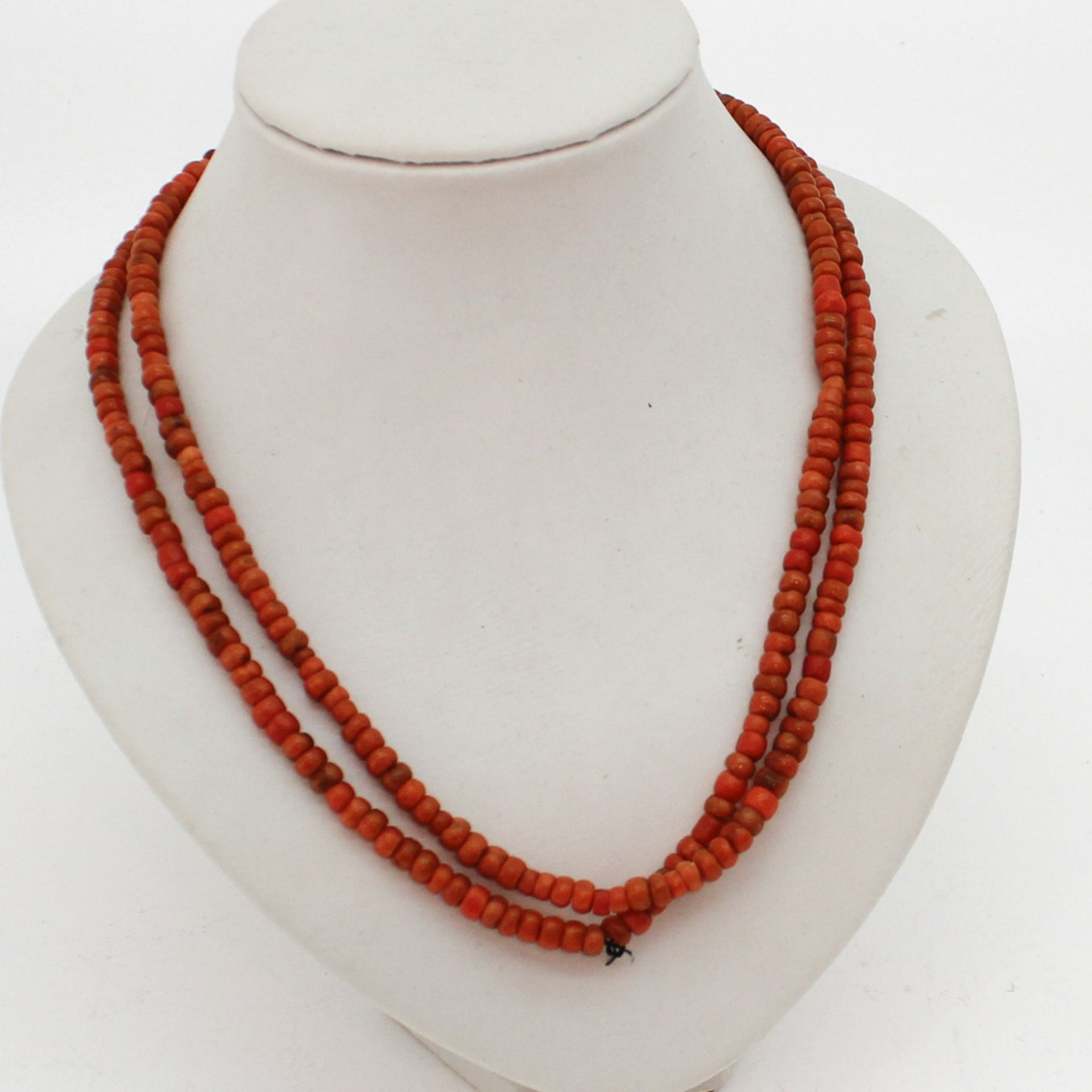 Red Coral Strand Coral is 5-6 mm in diameter, 58 gram.