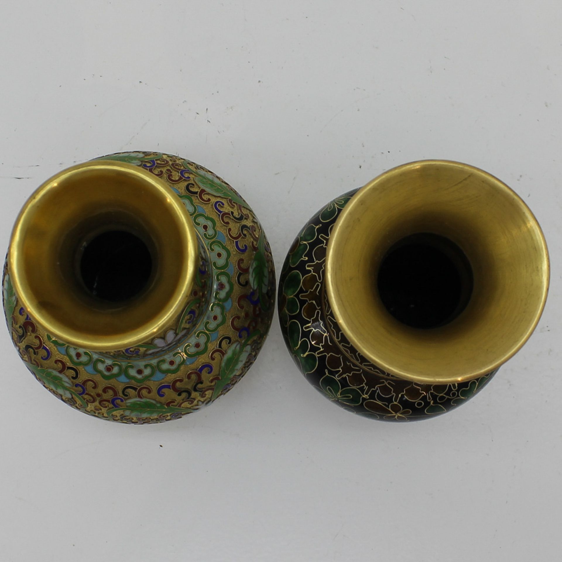 Lot of 2 Chinese CloisonnÈ Vases 20 cm and 18 cm tall. - Bild 3 aus 6