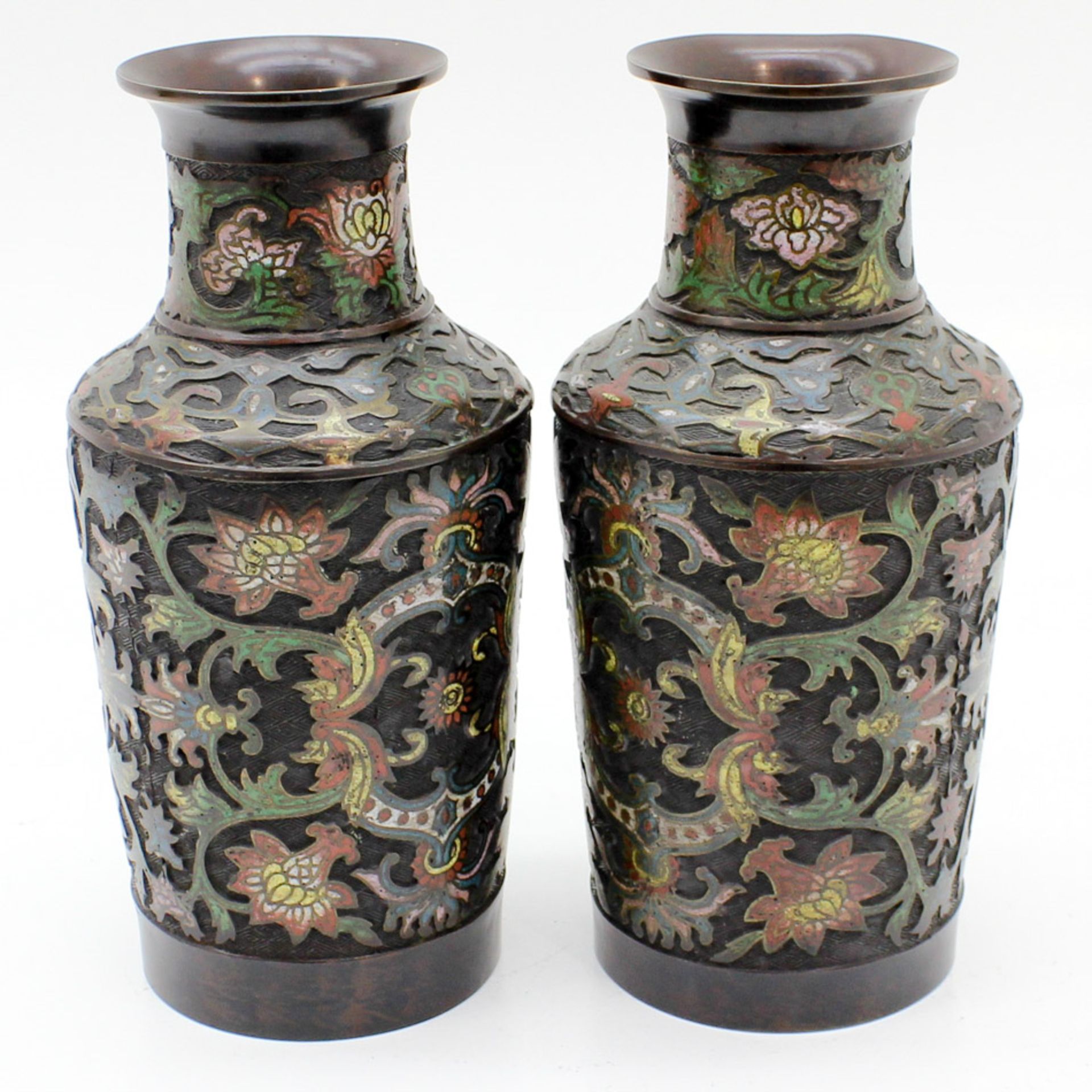 Pair of Chinese CloisonnÈ Vases 35 x 17 x 17 cm. - Bild 3 aus 6