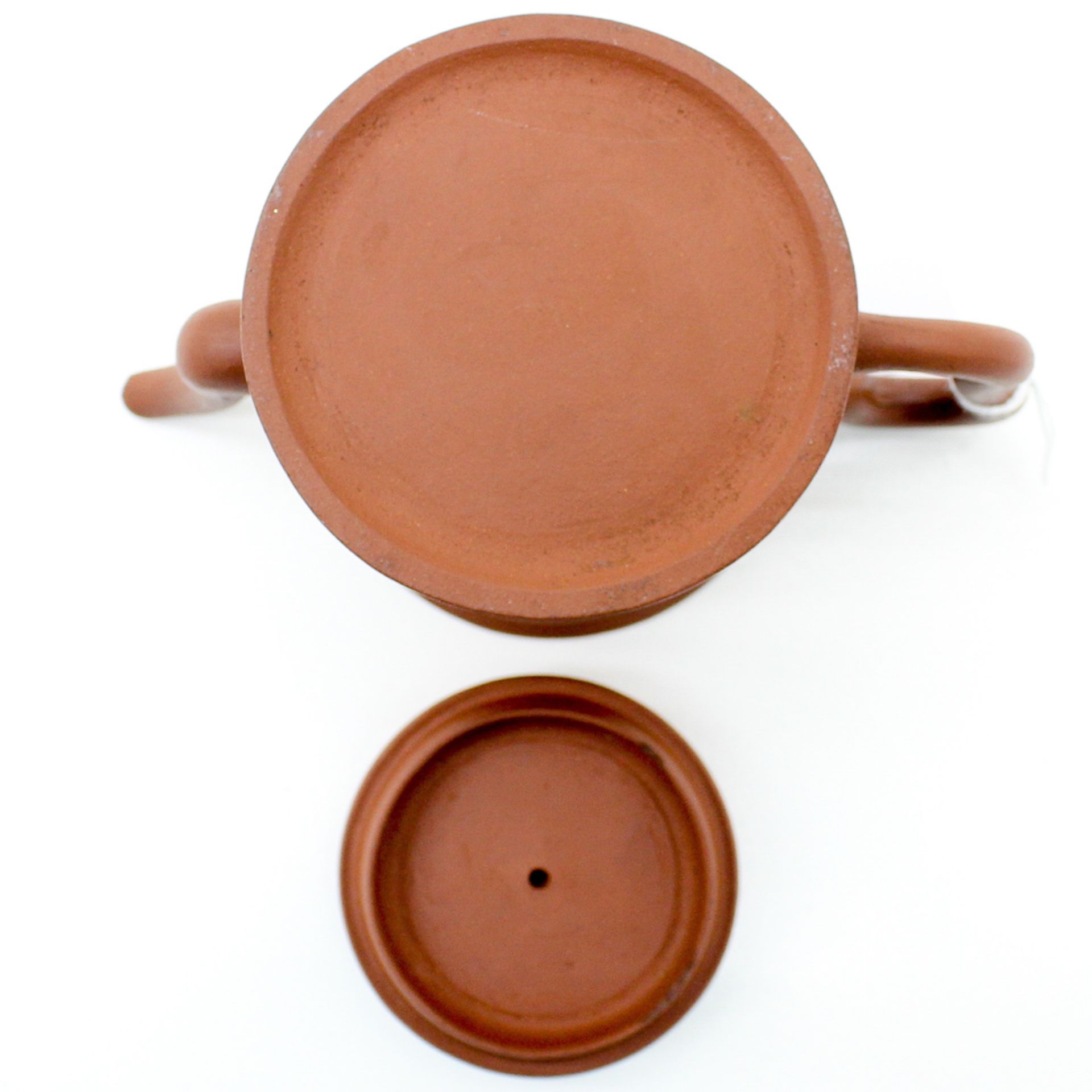 Chinese Yixing Teapot Dragon motif throughout, small chip to lid, 12 x 17 x 9 cm. - Bild 5 aus 7