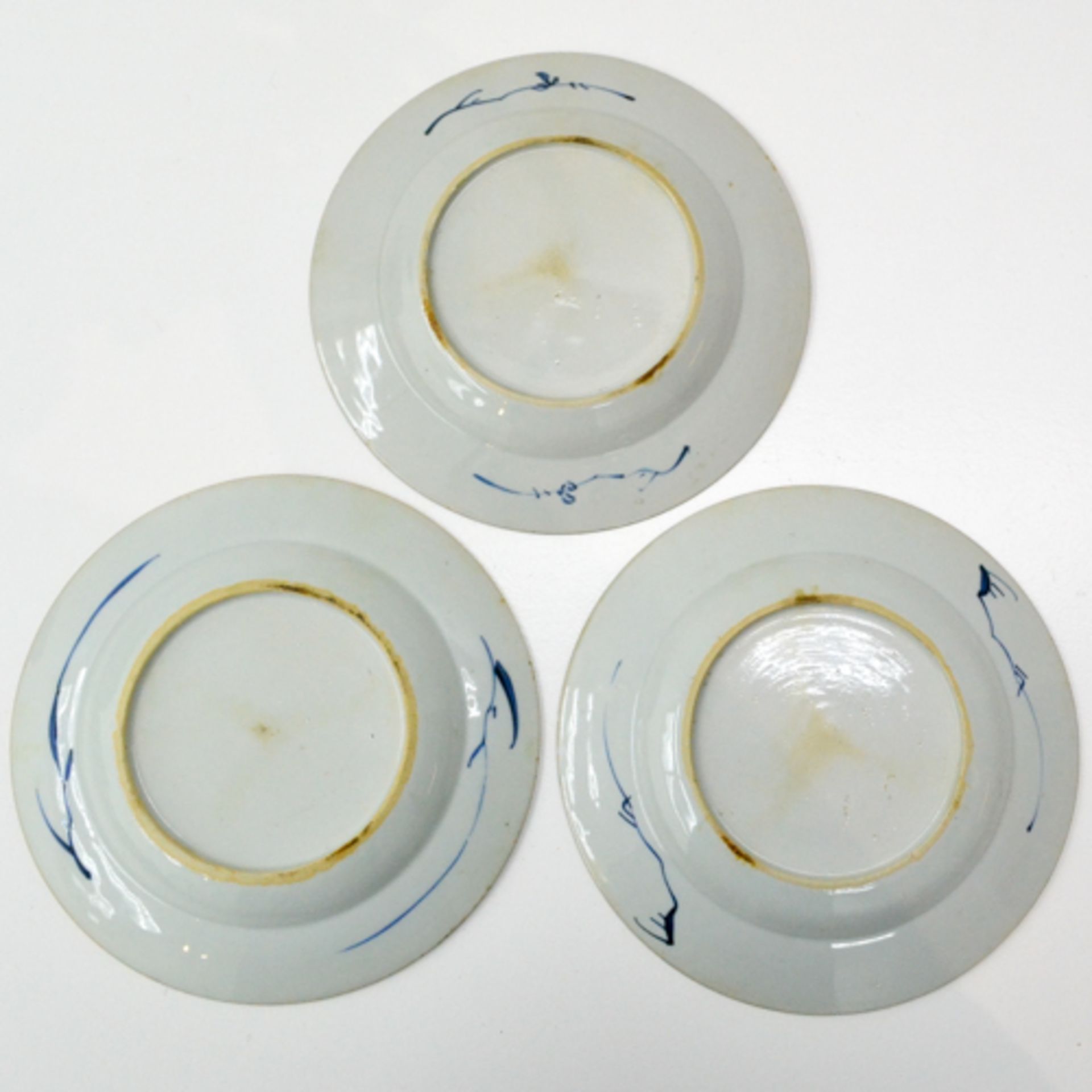 DIVERSE LOT OF CHINA PORCELAIN Including 18th century plates, 23 cm in diameter, 1 with hairline and - Bild 2 aus 2