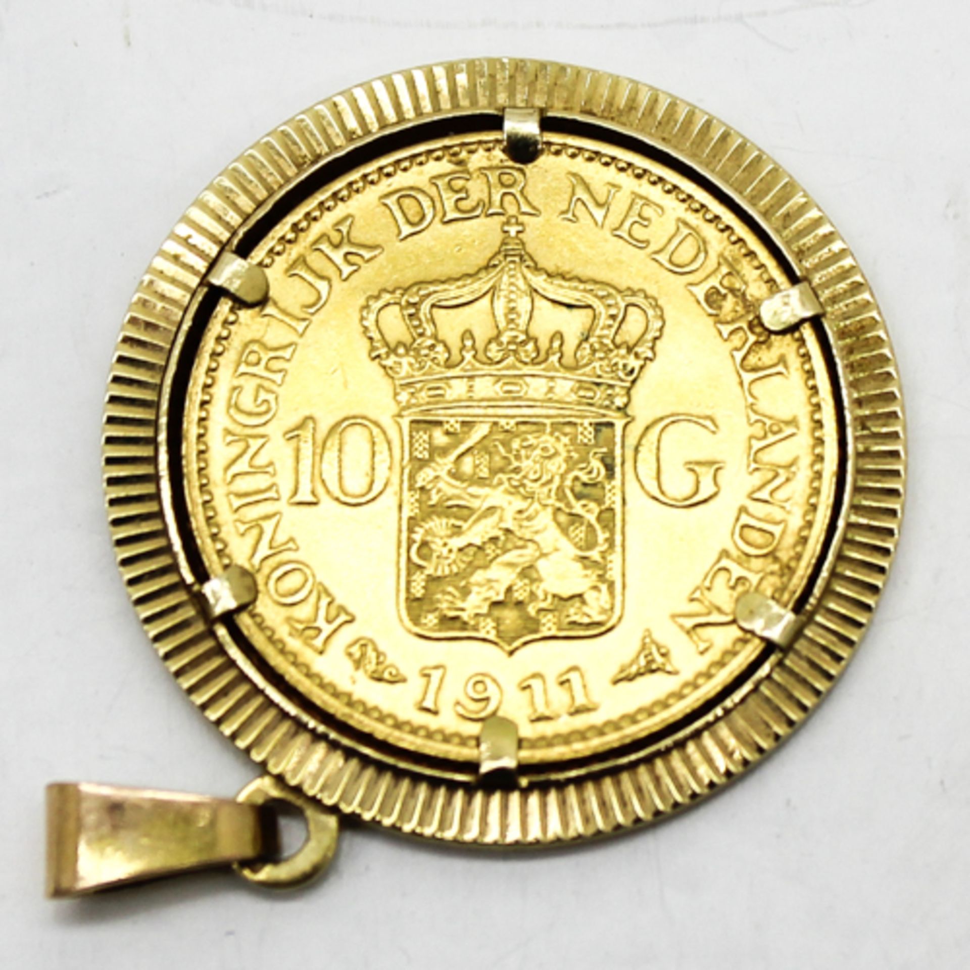 GOLD TEN GUILDER Ten guilder coin set in gold setting. - Bild 2 aus 2