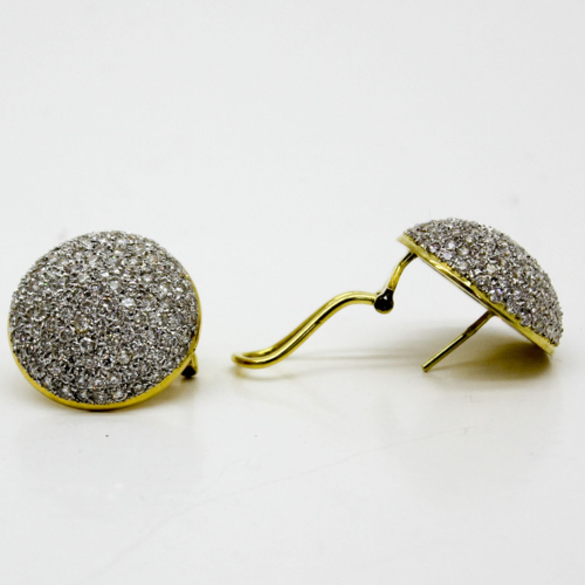 18KG PAVE DIAMOND EARRINGS WITH APPROX. 4.2 CTW Beautiful earring totaling approximately 4.2