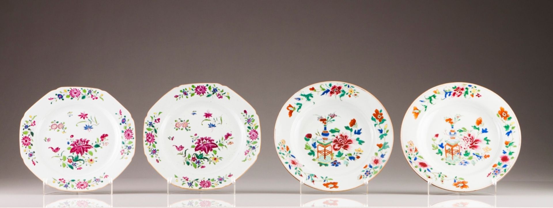 A pair of Qianlong plates
Chinese export porcelain
Polychrome decoration depicting vase with