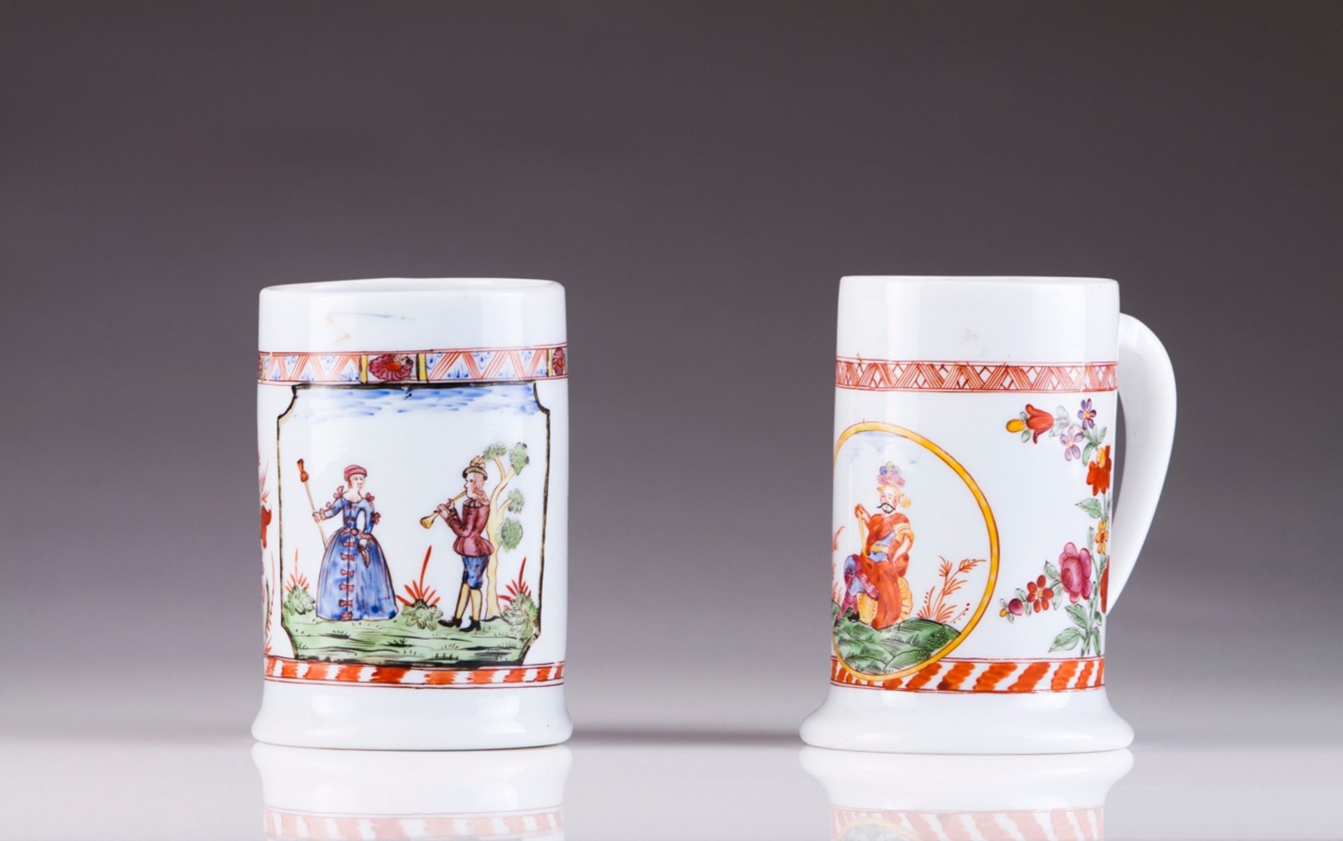 Mug
Painted milk glass
Polychrome decoration with flowers and figures

Height: 15,5 cm